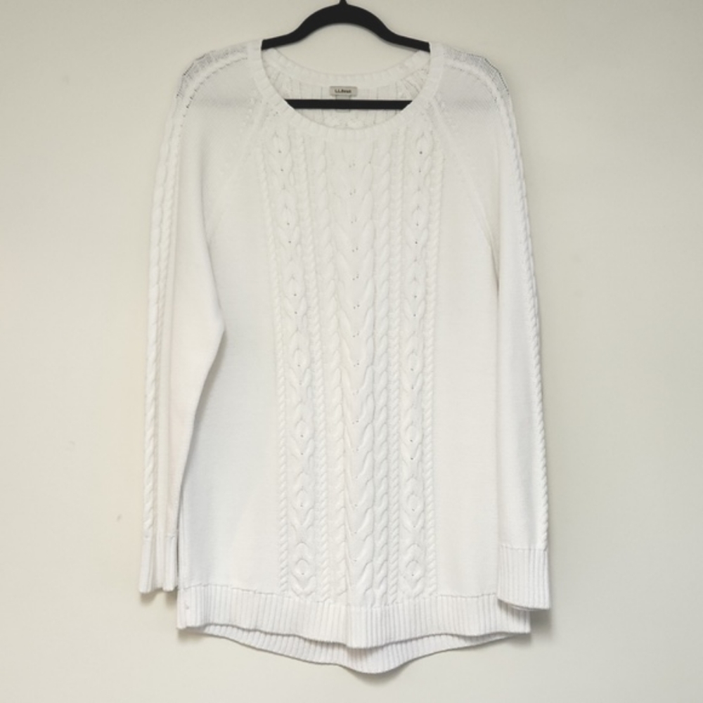 🐑 L.L. Bean Beautiful Cable-Knit Sweater